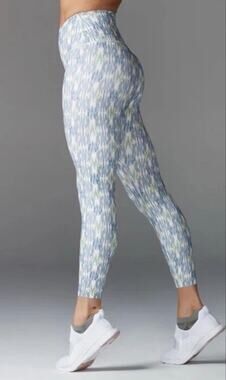 Tavi Active High Waisted 7/8 Leggings blue and white "Ikat" design small
